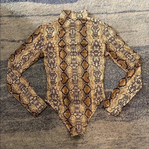 Snake Print Bodysuit - Picture 5 of 6